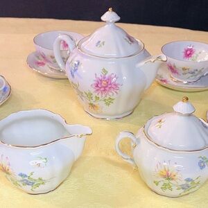 Vintage Porcelaine Tea Set by Verbano Tea Pot, 5 Cup/Saucer, Creamer,Sugar Bowl